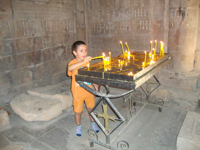 Junge in Kloster Novarankh