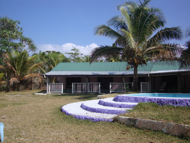 Efate Bluepango Motel