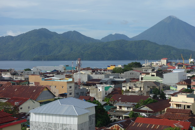 Blick auf Tidore vom Muara Hotel in Ternate