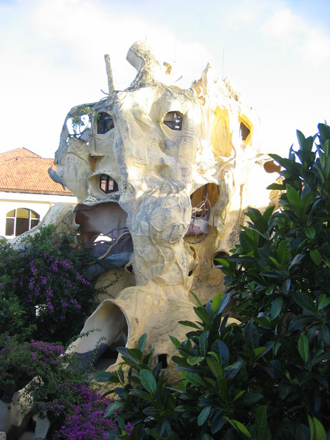 V Dalaat crazy house1