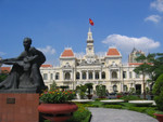 v T P Ho Chi Minh Rathaus