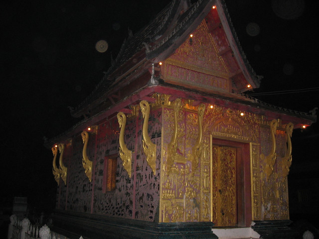 Luang Prabang rote Kapelle bei Nacht
