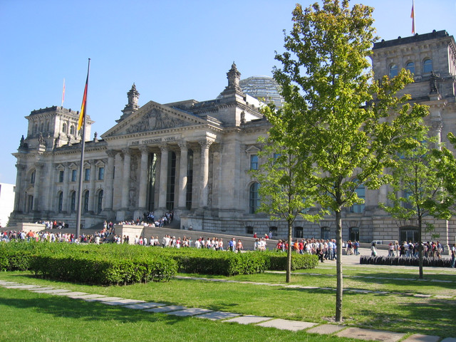 Warteschlangen vor dem Reichstag